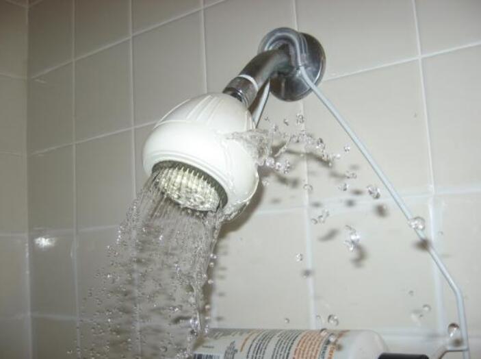 shower head water leakage