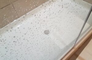 how to clean shower glass door 